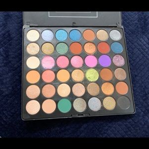 Ultimate PRO artistry pallet